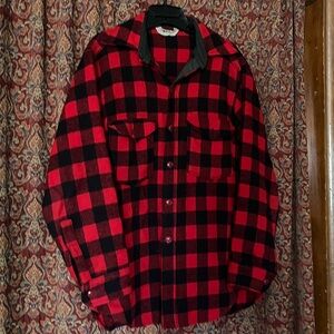 VTG Woolrich men’s M Hunting Shirt Jacket Made in USA Red Black Plaid Excellent